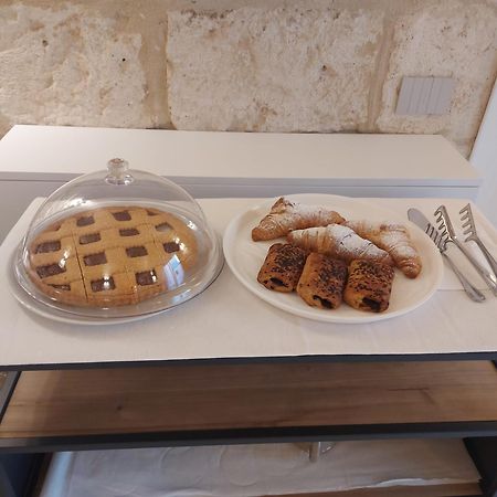 Bed and Breakfast Palazzo Momi Барі Екстер'єр фото