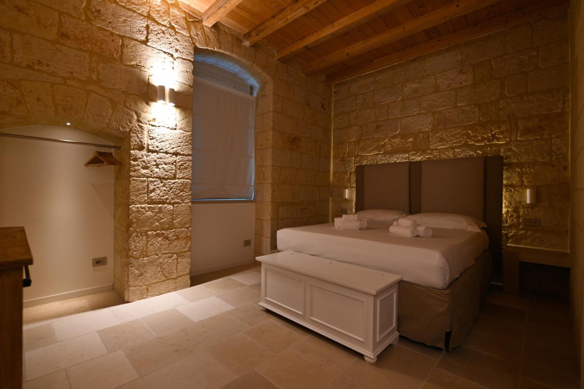 Bed and Breakfast Palazzo Momi Барі Екстер'єр фото